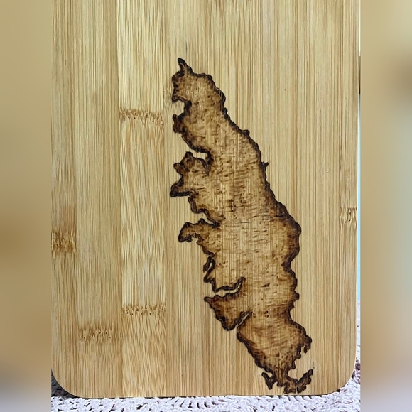 #607 Hand Drawn and Wood Burned Charcuterie Wall Decor Wood Serving Board Resin - Picture 3 of 3